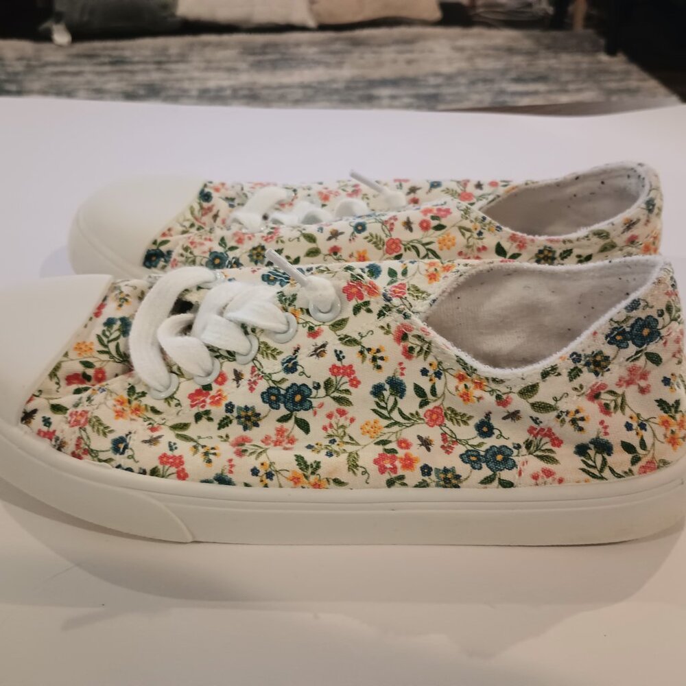 Pre Owned Sincerely Jules Coco Floral Canvas Sneakers Size 8 Sincerly Jules - Picture 3 of 5